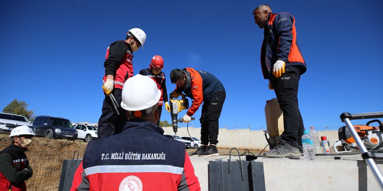 Okullarda yeni dönem! Okul Sorumlusu Afet Lideri Yetiştirilecek